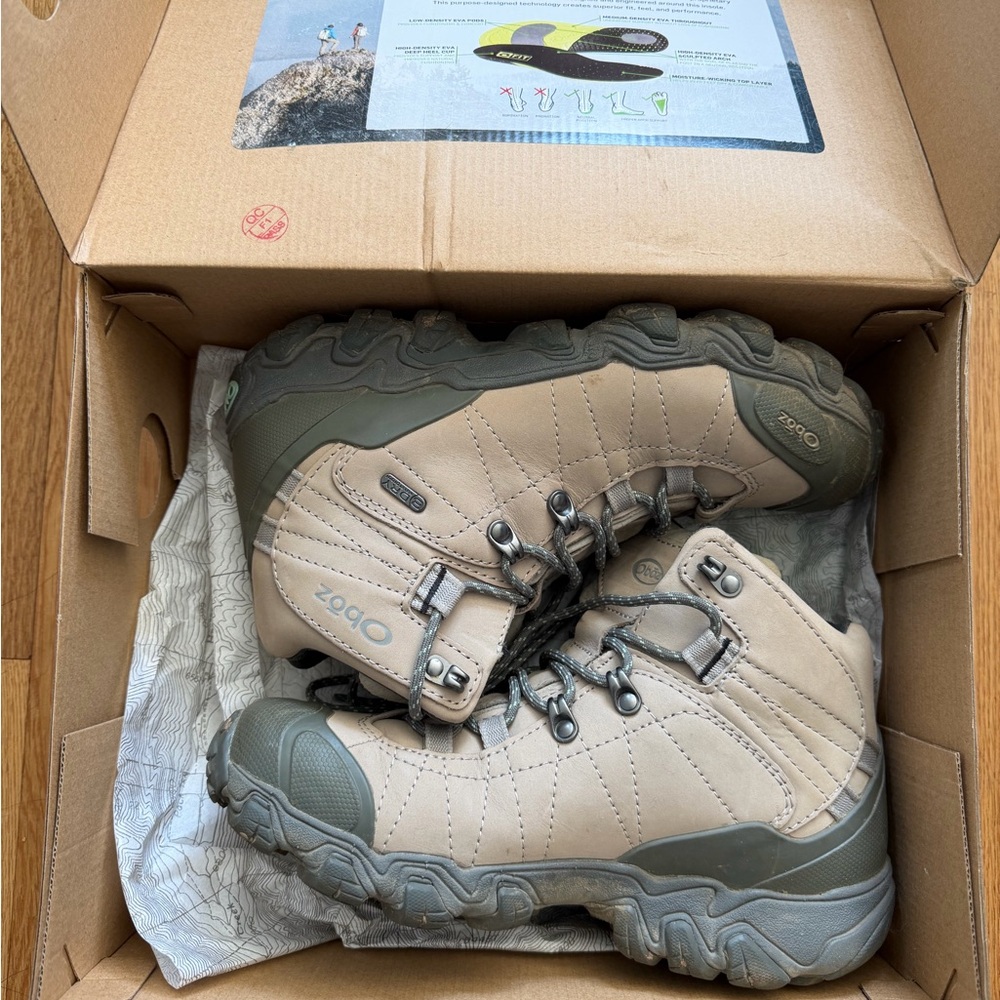 Oboz Women's Lace-Up Hiking Boots — Tan/Olive - Picture 1 of 3
